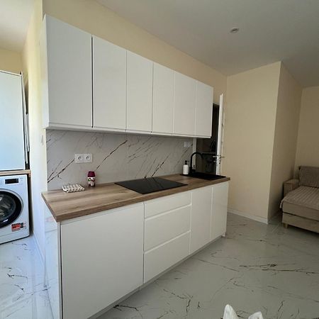 Nowe Luksusowe Apartamenty Manufaktura-Prywatny Na Wylacznosc-Wanna-Zamykany Ogrodzony Parking, Blok,Niskie Pietro-Cisza I Spokoj ウッチ エクステリア 写真