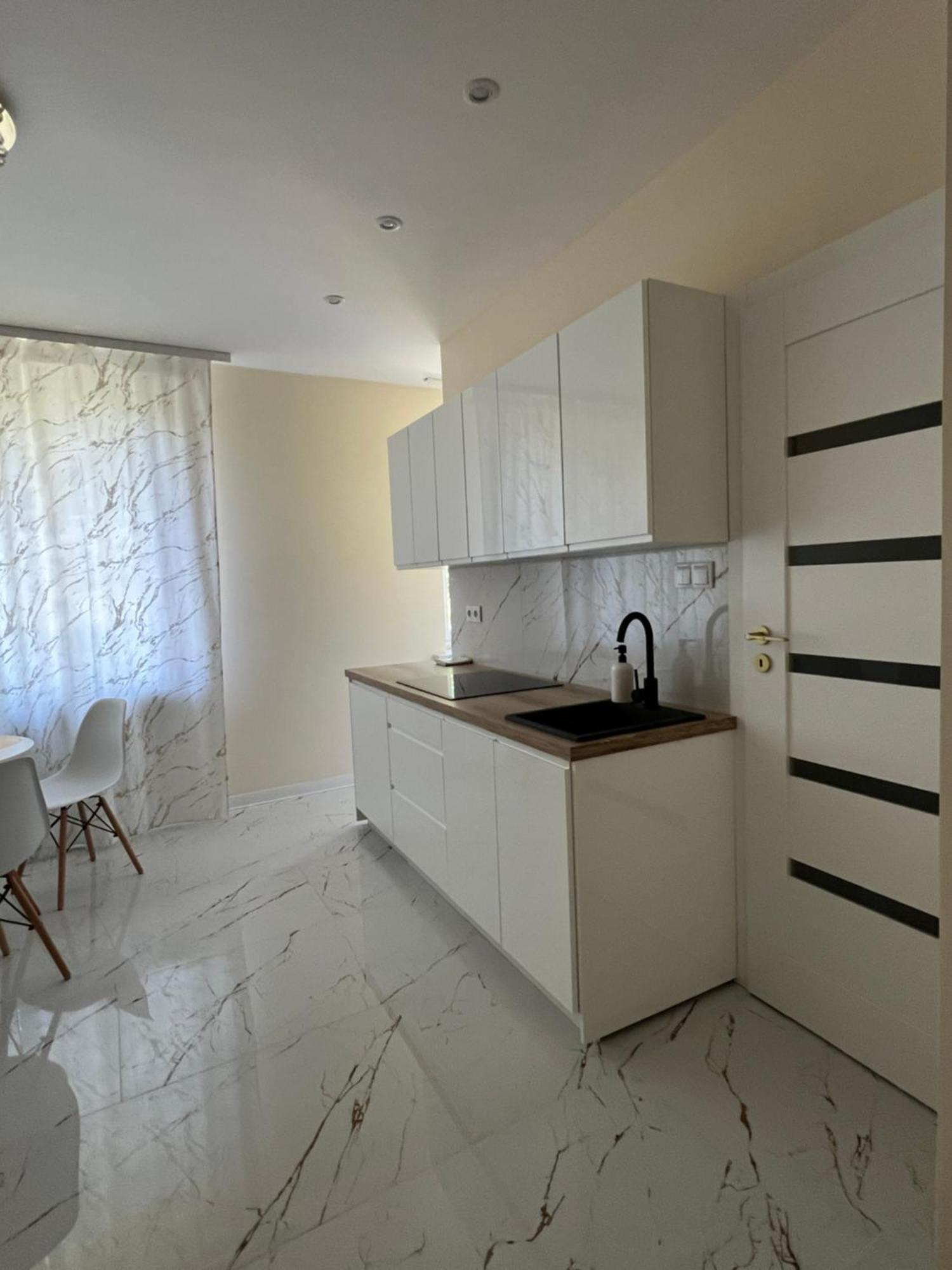 Nowe Luksusowe Apartamenty Manufaktura-Prywatny Na Wylacznosc-Wanna-Zamykany Ogrodzony Parking, Blok,Niskie Pietro-Cisza I Spokoj ウッチ エクステリア 写真